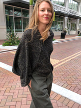 Load image into Gallery viewer, Poncho Top Gold Blend