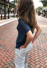 Load image into Gallery viewer, Dropped shoulder top