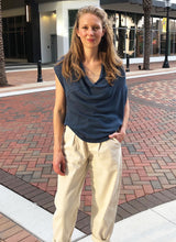 Load image into Gallery viewer, Dropped shoulder top