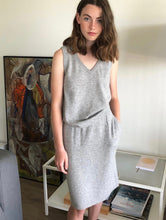 Load image into Gallery viewer, V neck shell