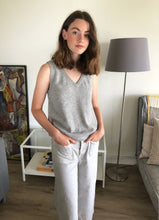 Load image into Gallery viewer, V neck shell