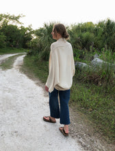 Load image into Gallery viewer, Shrug